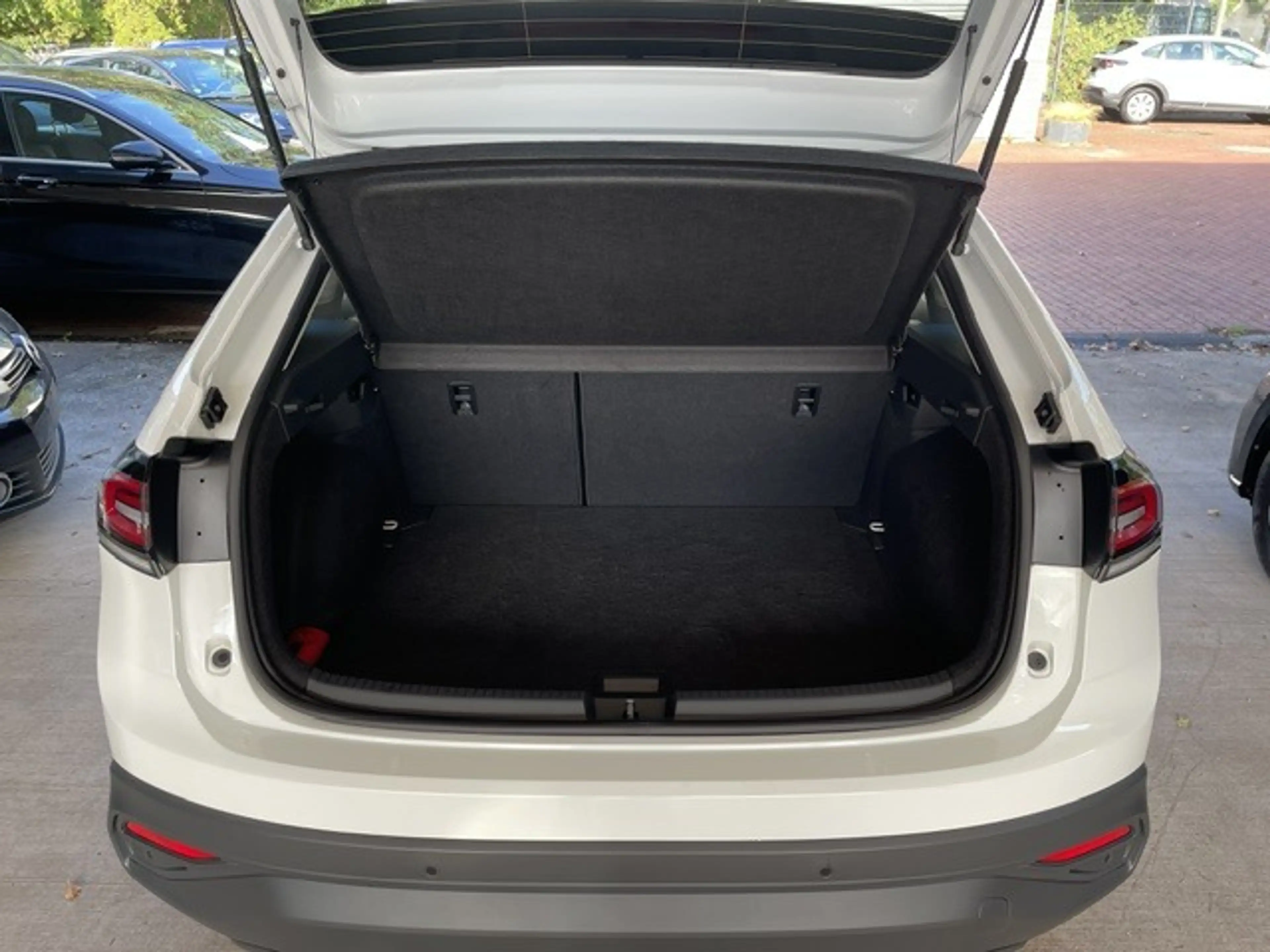 Volkswagen Taigo Life 1,0 TSI*DAB+*Carplay*Spur*PDC*SHZ*Alu — photo 7