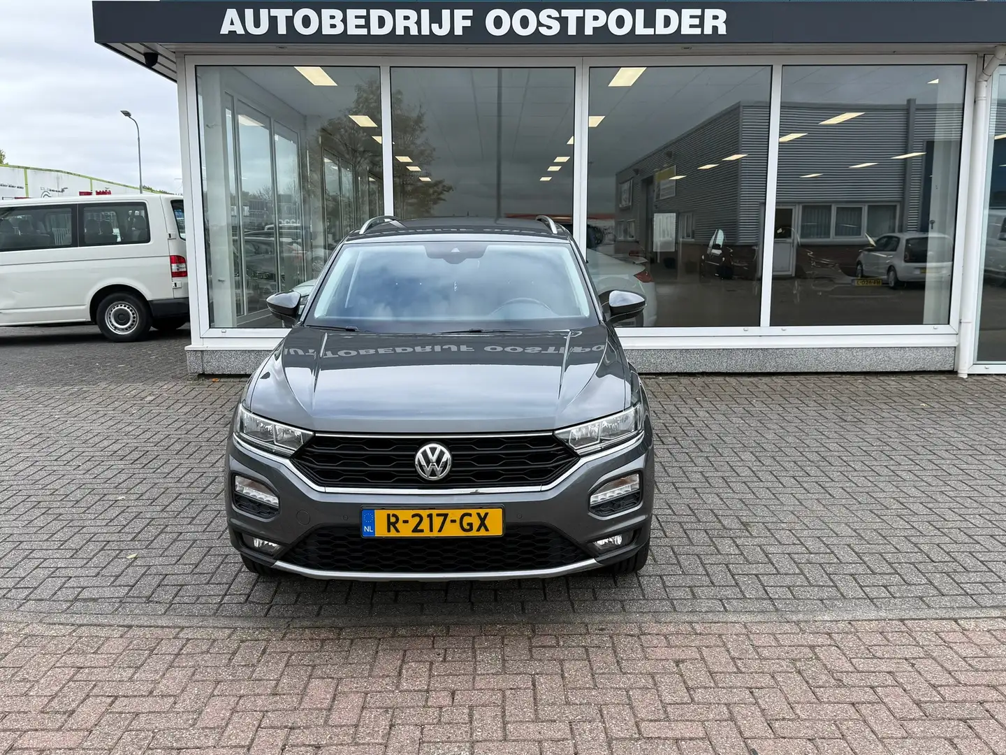 Volkswagen T-Roc 1.0 TSI Style Business Grijs - 2