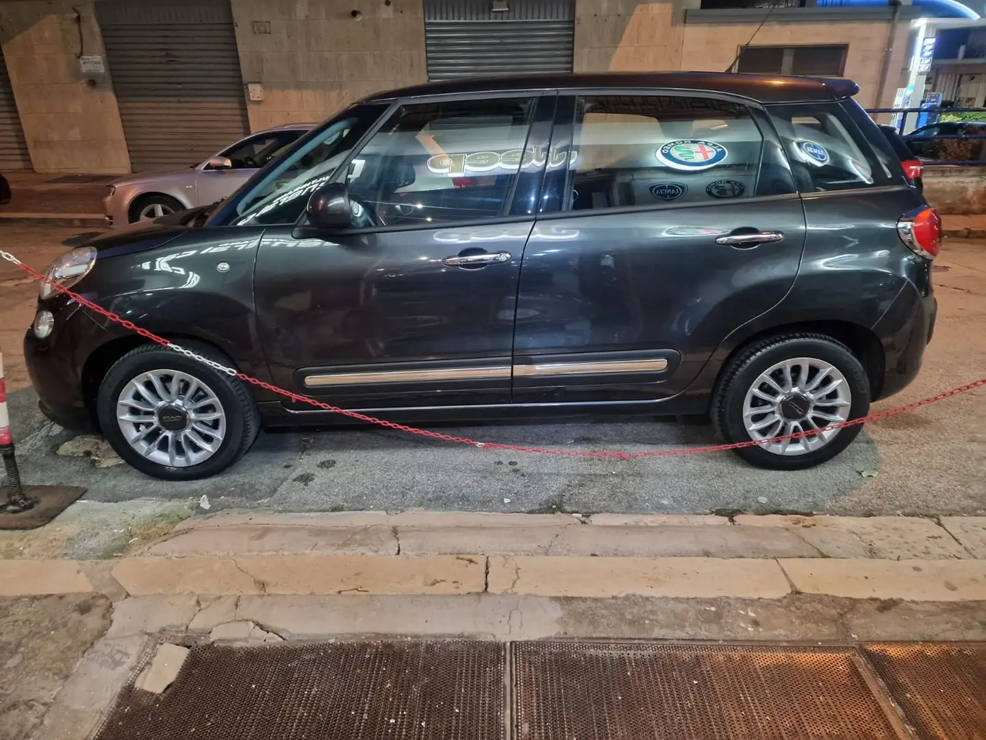 Fiat 500L 500L Living 1.6 mjt Lounge 105cv tetto panoramico Negro - 2