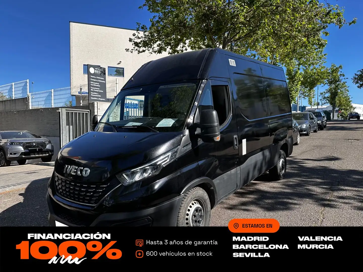 Iveco Daily 2.3D 160CV ZF8 L2H2 Noir - 1