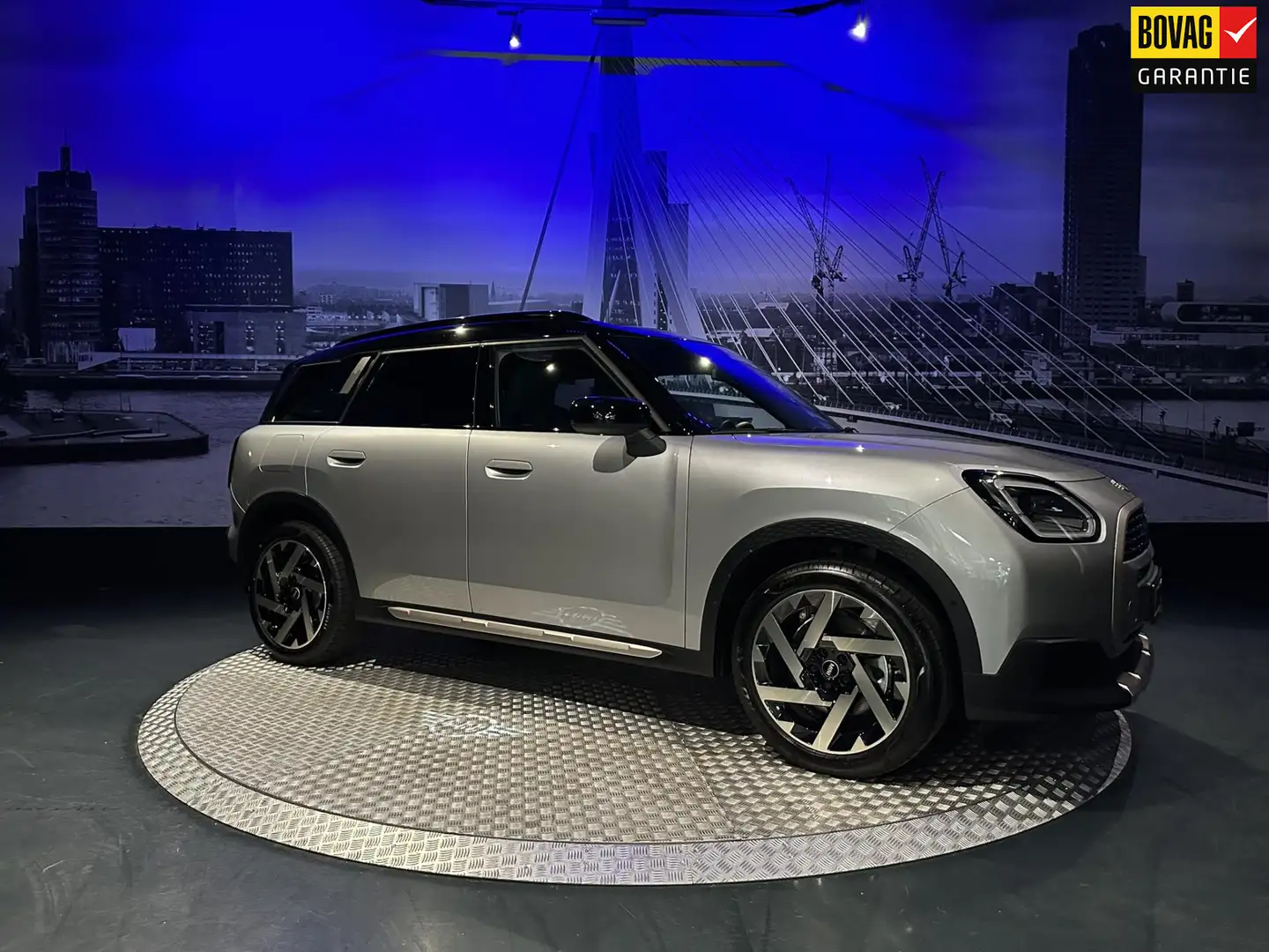 MINI Countryman C 1.5 C Favoured L *Pano*Leder*19inch* HUD* Grijs - 1