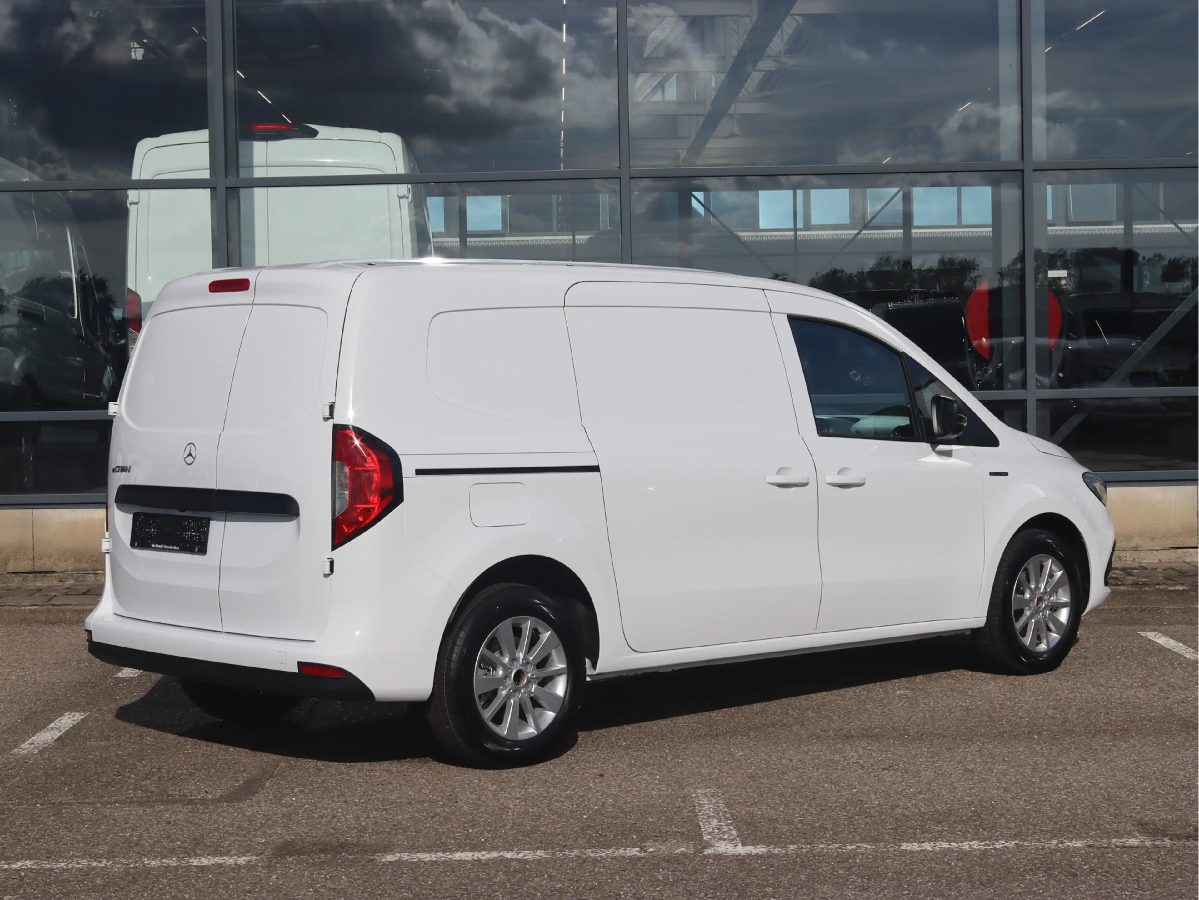 Mercedes-Benz Citan eCitan 112 Pro L2 51 kWh — photo 2