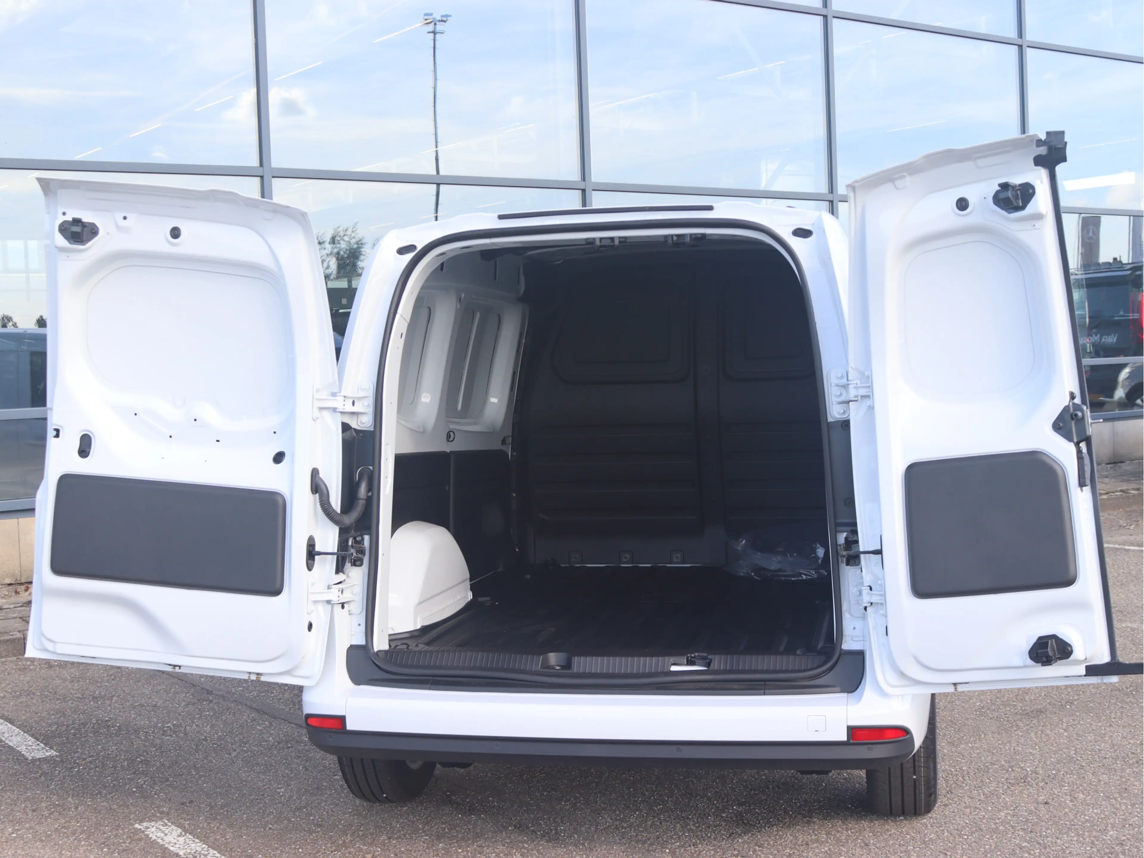 Mercedes-Benz Citan eCitan 112 Pro L2 51 kWh — photo 3