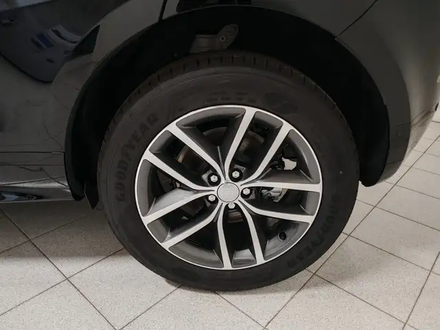 Land Rover Range Rover Evoque view 9