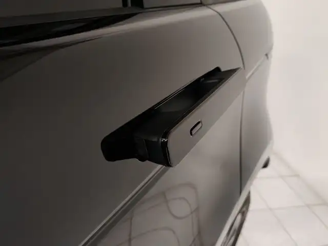 Land Rover Range Rover Evoque view 11