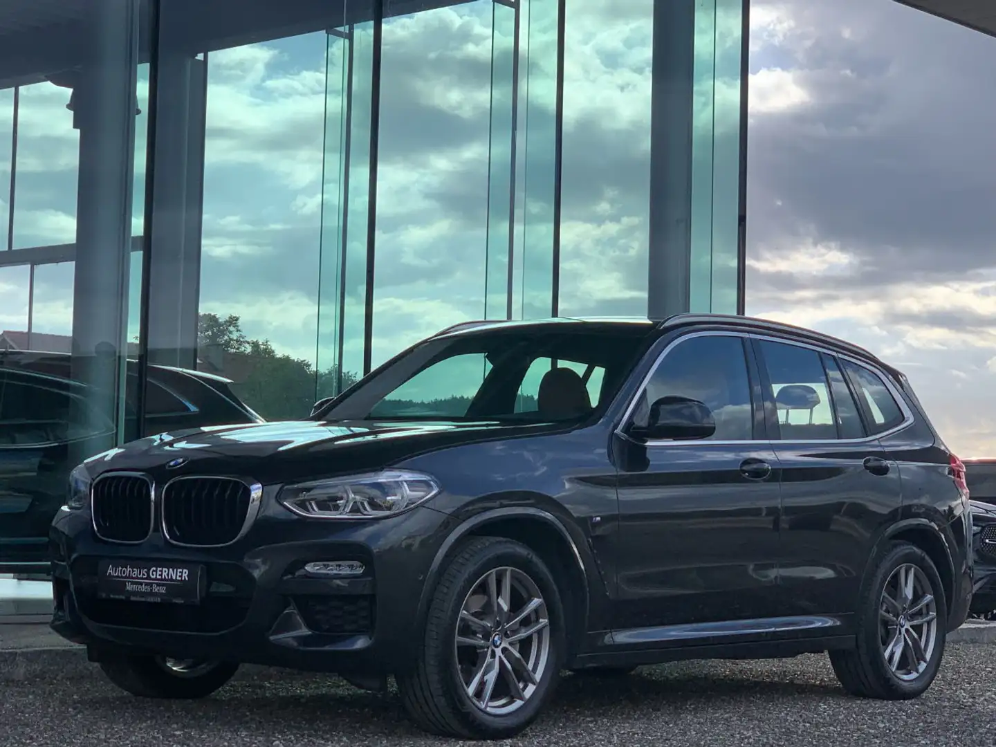 BMW X3 xDrive20d KlimaA LM SoundSys AUT Grau - 2