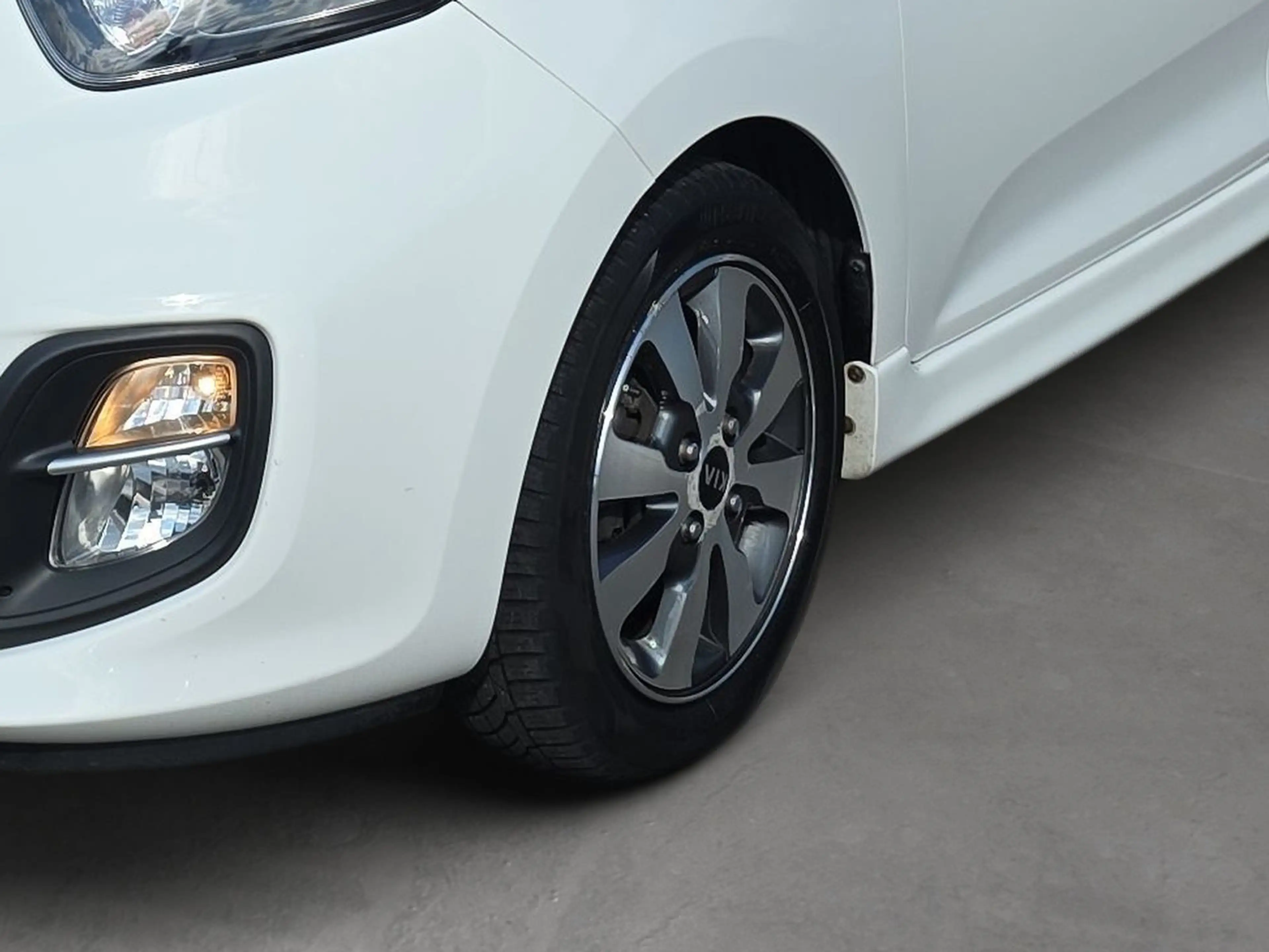 Kia Picanto 1.0 Edition 7 PDC Bluetooth Sitzheizung — photo 8