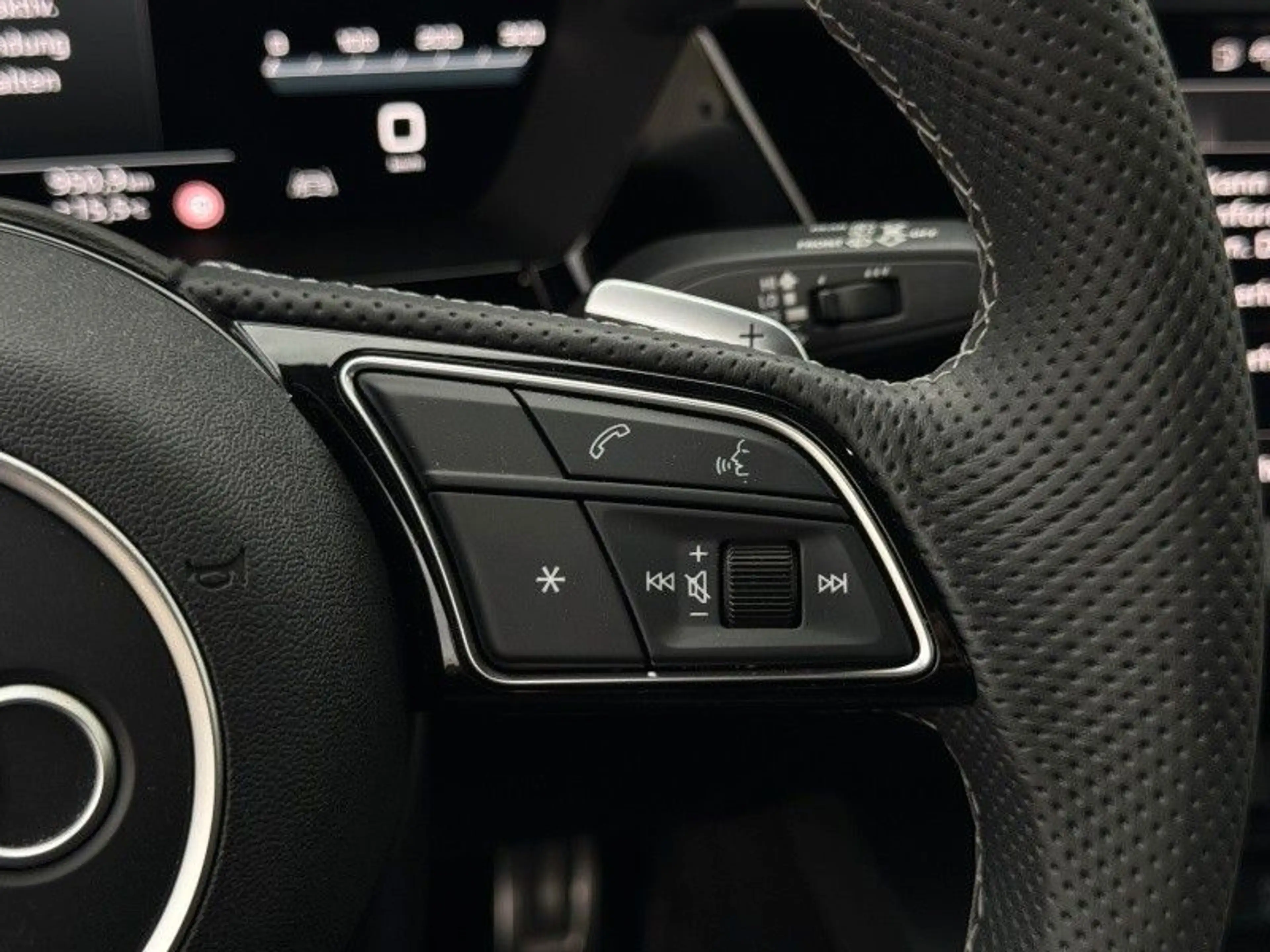 Audi S3 Sportback 2.0 TFSI quattro — photo 14