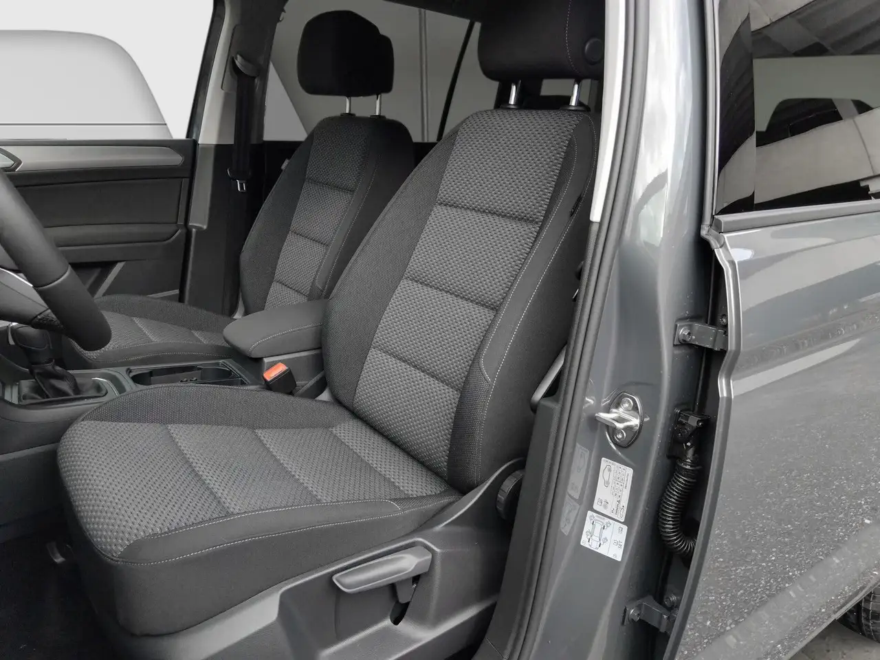 Volkswagen Touran 1.5TSI IQ LED ACC 7Stz Standh Side 17" 6