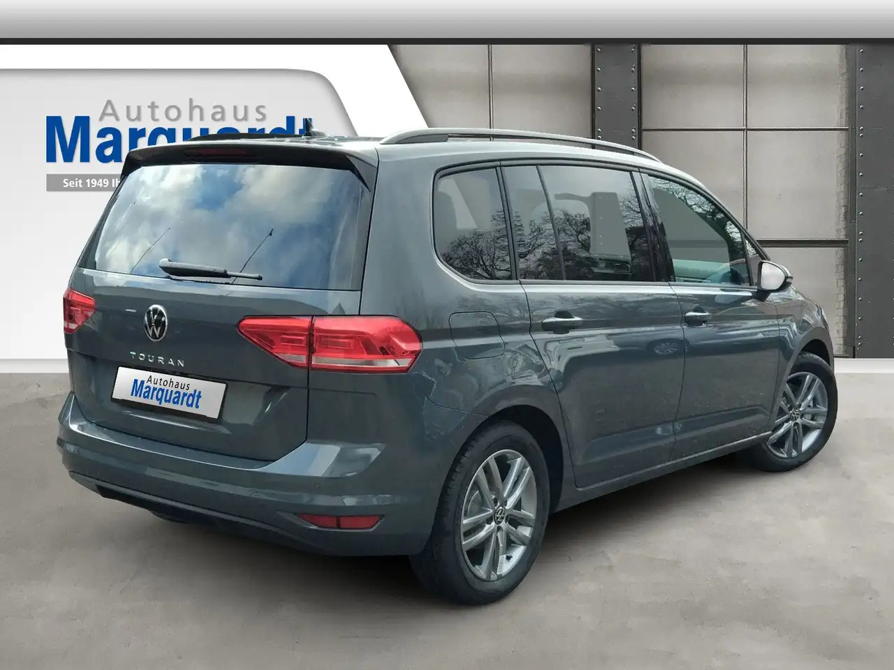 Volkswagen Touran 1.5TSI IQ LED ACC 7Stz Standh Side 17" 3