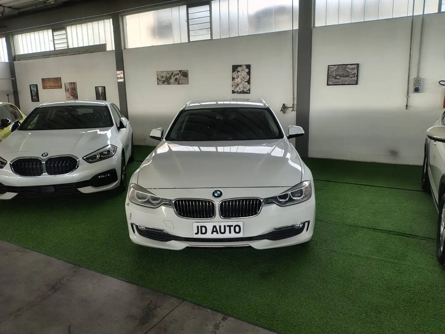 BMW 316 Serie 3 F31 2012 Touring 316d Touring Luxury Weiß - 1