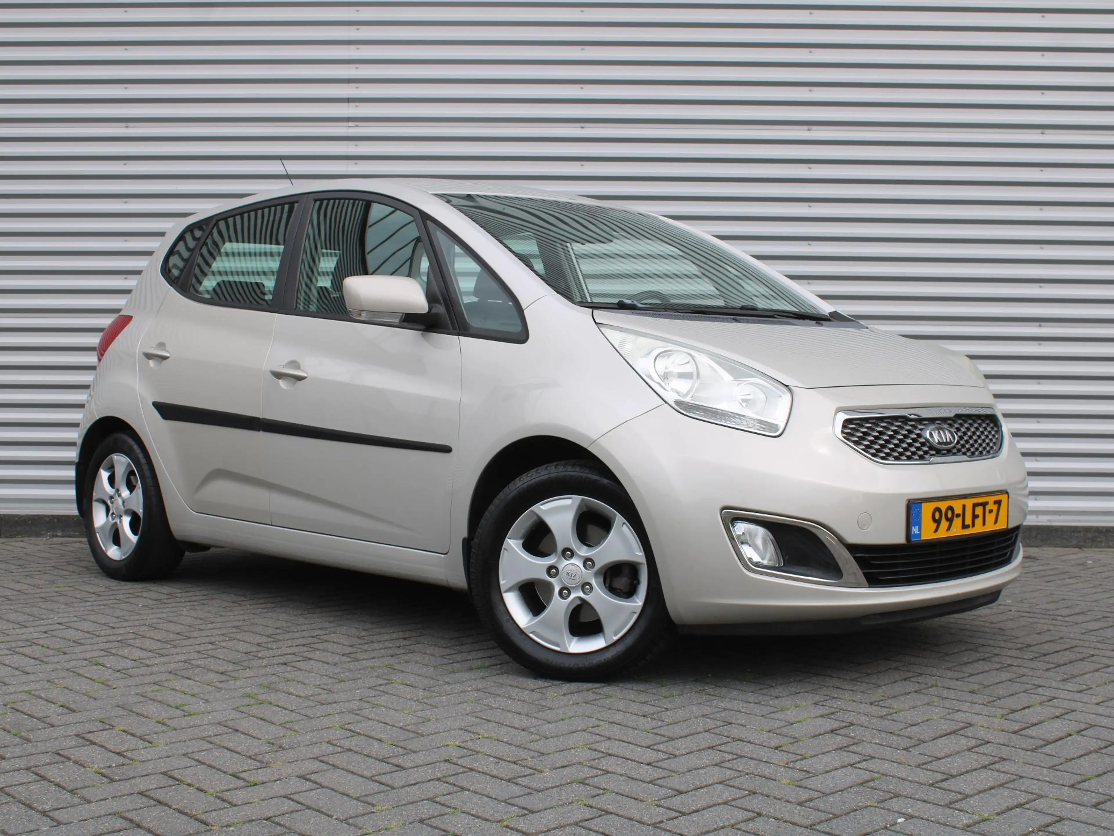 Kia Venga 1.4 CVVT X-ecutive | 16" LM | Airco | Cruise | Nav — photo 3