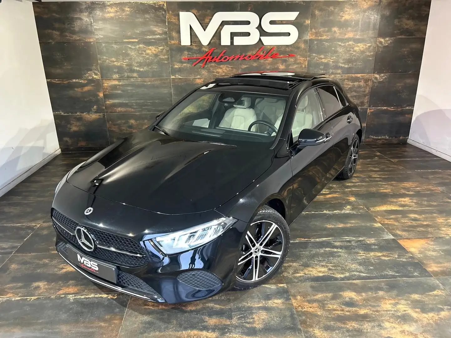 Mercedes-Benz A 250 A 250 e PHEV */*PACK SPORT + PANO + LED AMBIANCE*/ Schwarz - 1