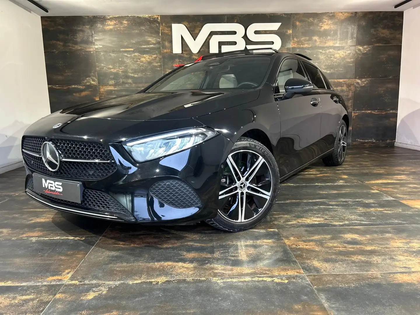 Mercedes-Benz A 250 A 250 e PHEV */*PACK SPORT + PANO + LED AMBIANCE*/ Schwarz - 2