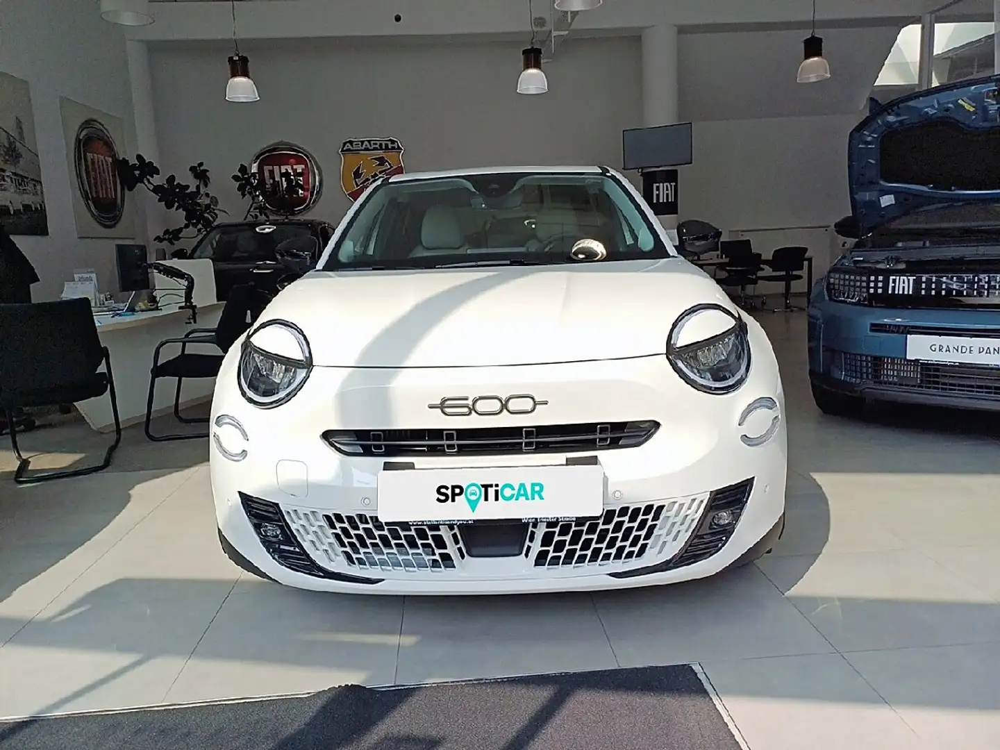 Fiat 600 Hybrid mHEV 145 6-Gang eDCT La Prima Weiß - 2