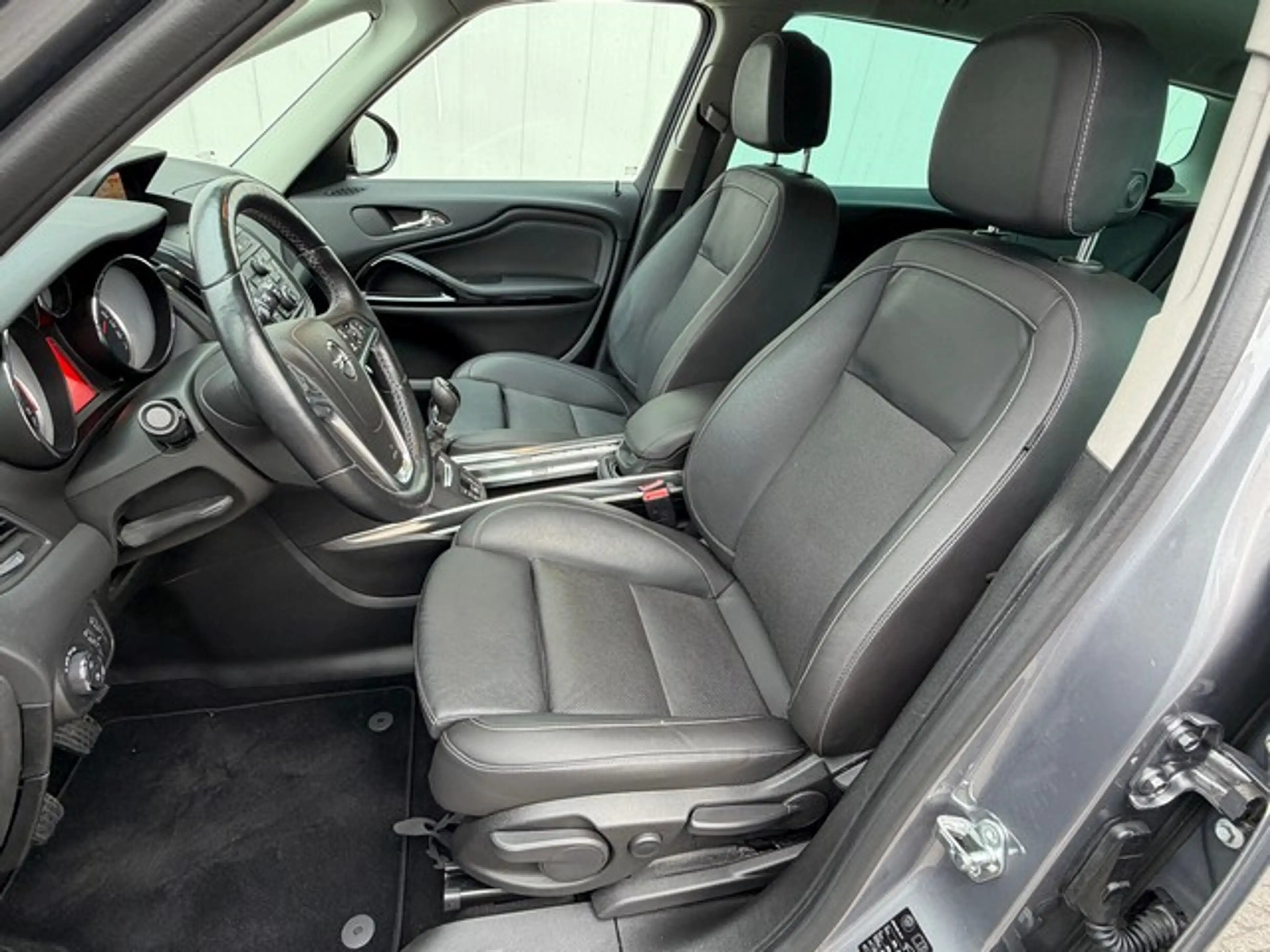 Opel Zafira 1.4 Turbo Executive met Leer, Winterpakket, Navi/C — photo 28
