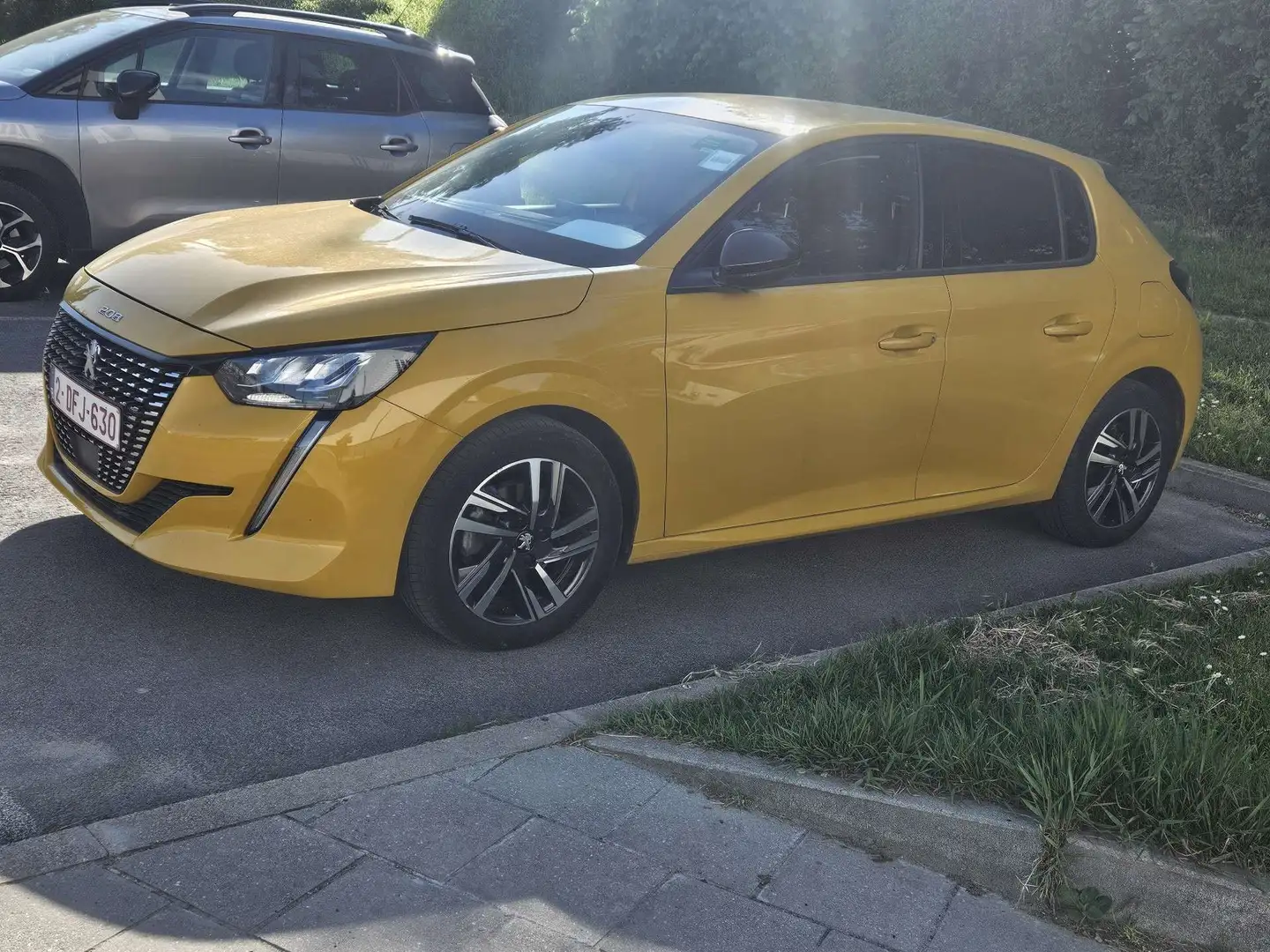 Peugeot 208 1.2  Allure (EU6.4) Giallo - 2