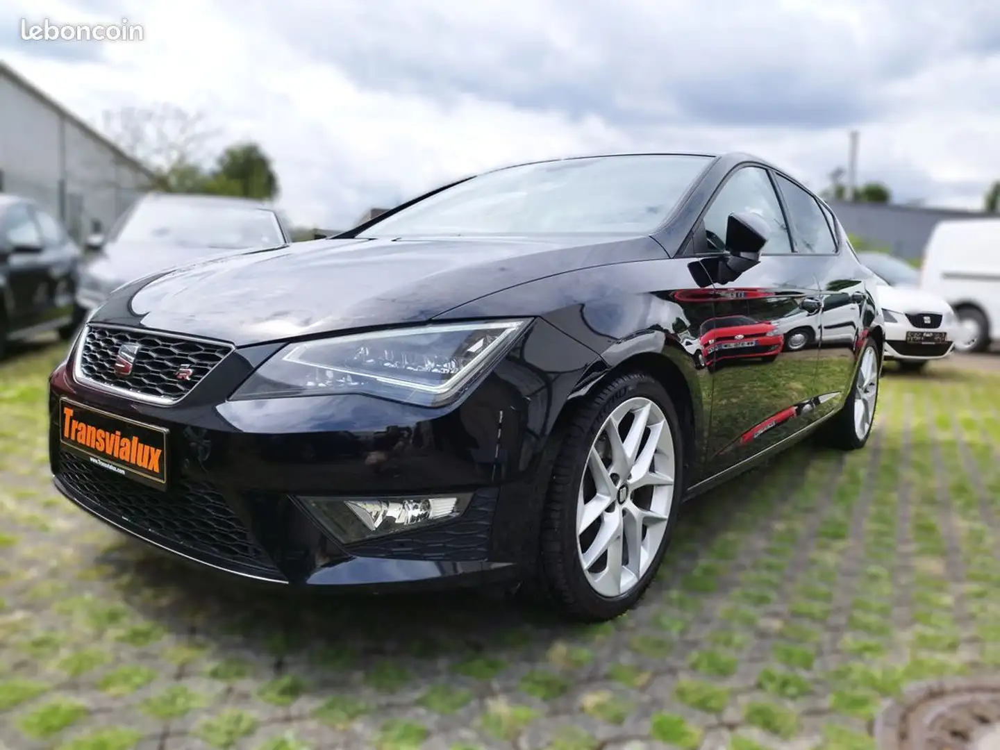 SEAT Leon 1.4 tsi 122 fr 5 portes Noir - 1