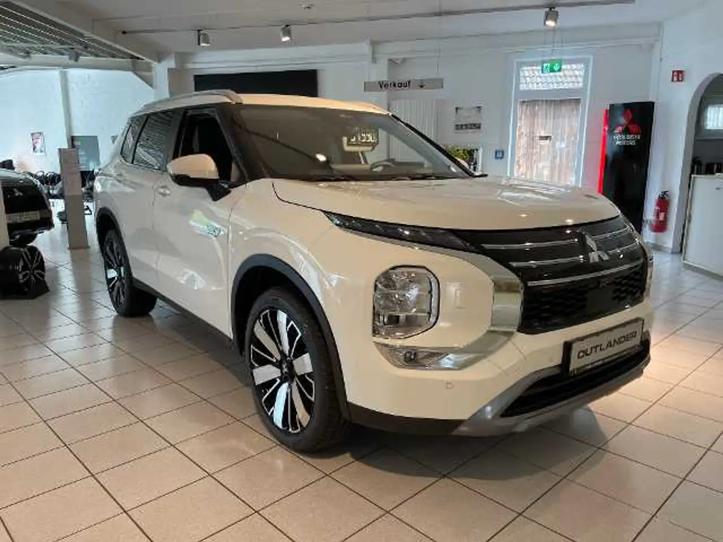 Mitsubishi Outlander 2.4L PHEV Intro Edition Weiß - 2