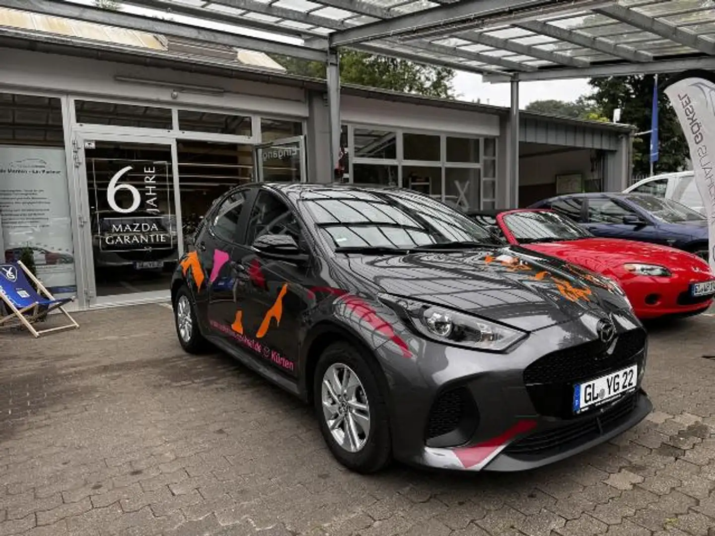 Mazda 2 Hybrid 116PS - Abstandstempomat, Carplay, Kamera, Grau - 2