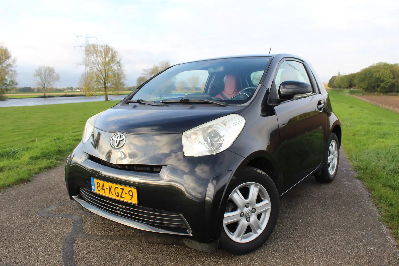Toyota iQ 1.0 VVT-i Automaat | leder | airco 82.500 kilomete Negru - 1