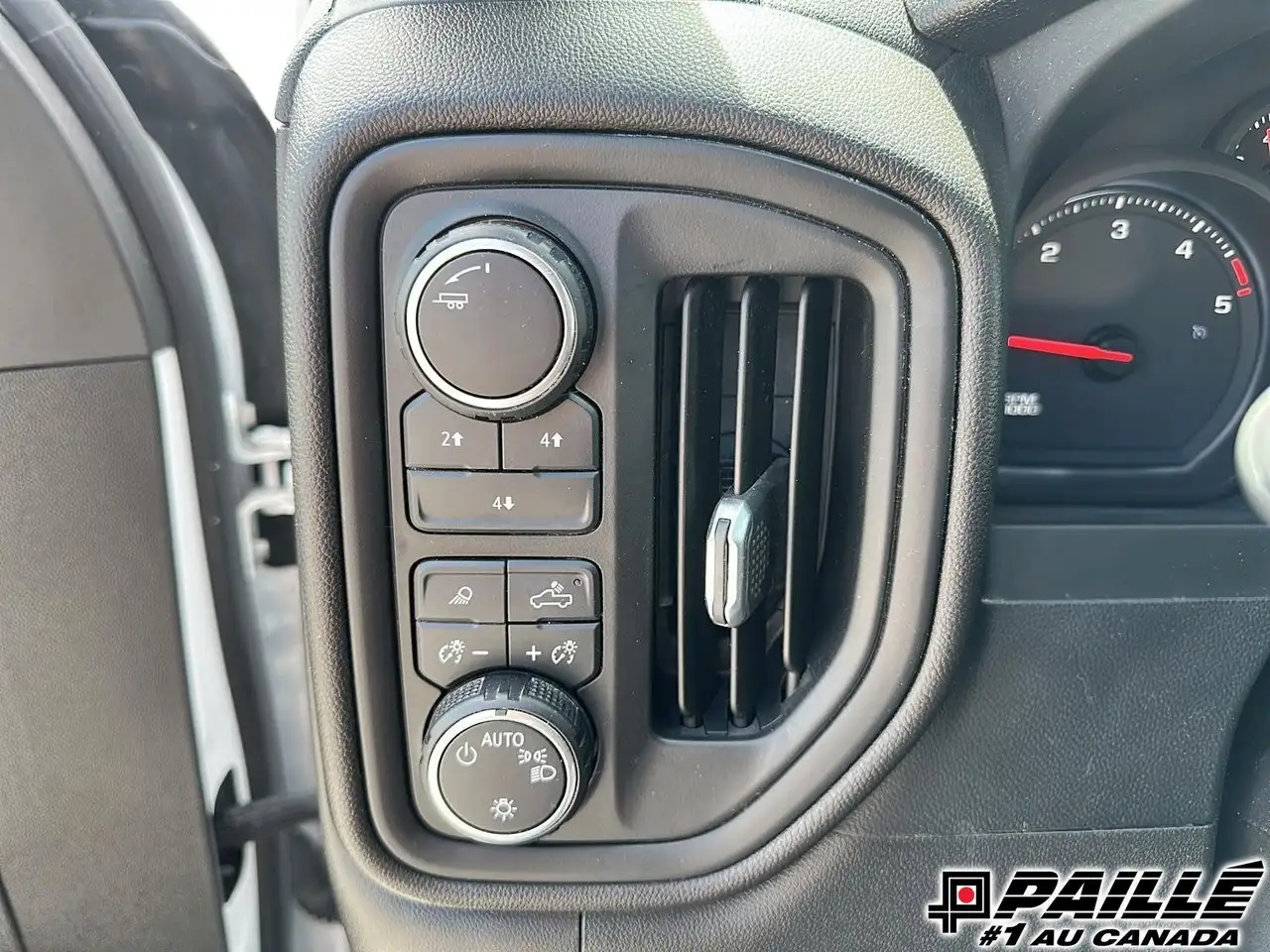 Chevrolet Silverado 2500 снимка Chevrolet Silverado 2500