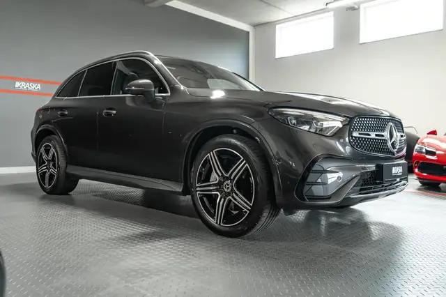 Mercedes-Benz GLC view 7