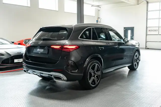 Mercedes-Benz GLC view 8