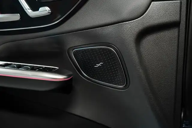 Mercedes-Benz GLC view 15