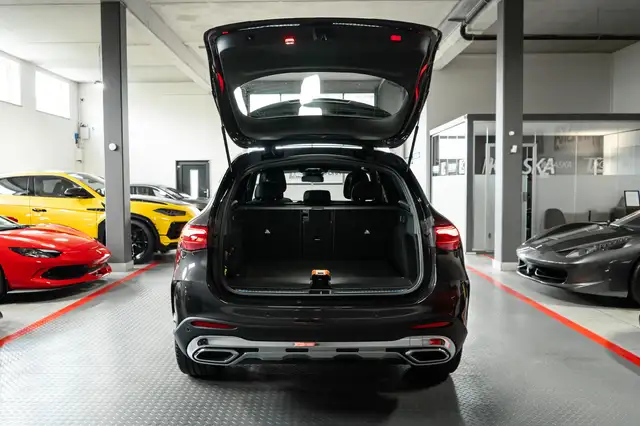 Mercedes-Benz GLC view 10