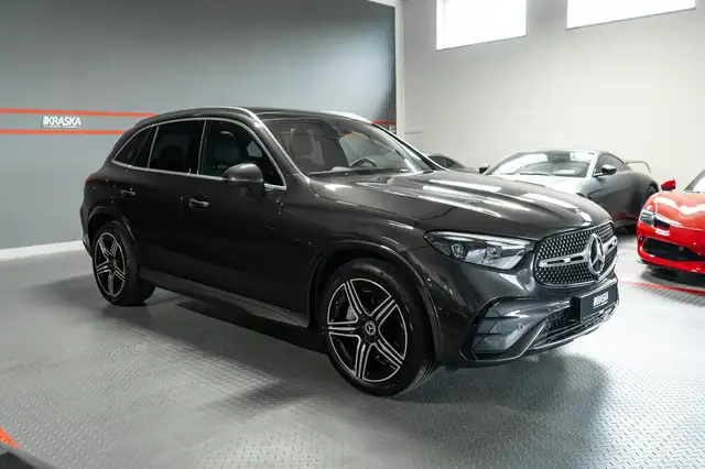 Mercedes-Benz GLC view 6