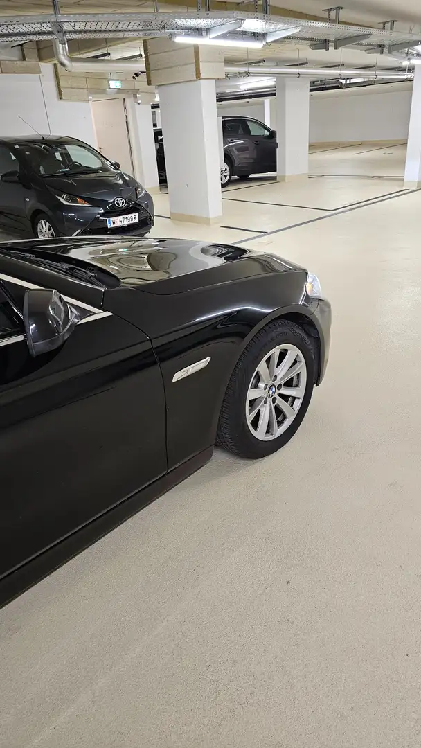 BMW 520 520d Touring Schwarz - 2