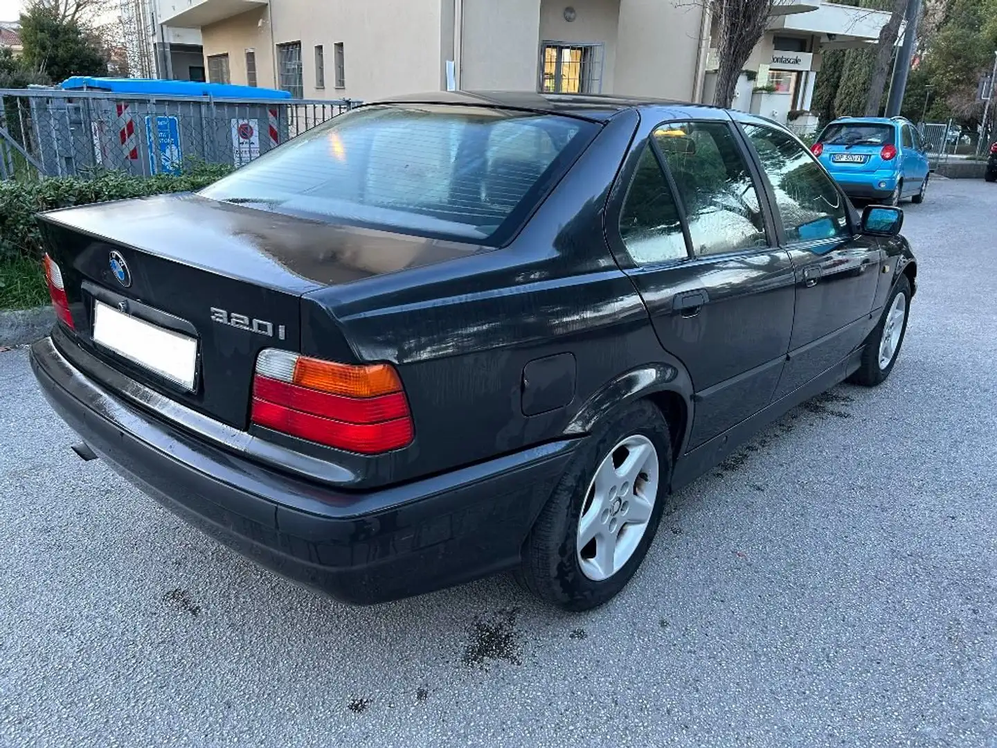 BMW 320 320i  24V Fekete - 1