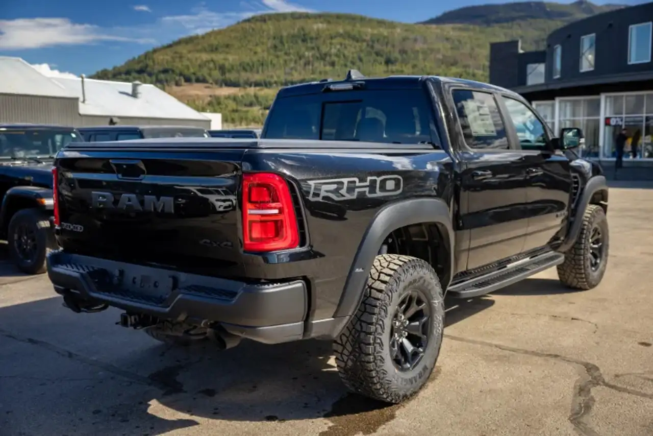 RAM 1500 снимка RAM 1500