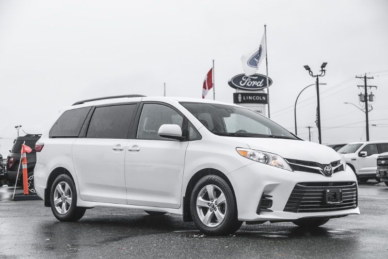 2020 Toyota Sienna LE