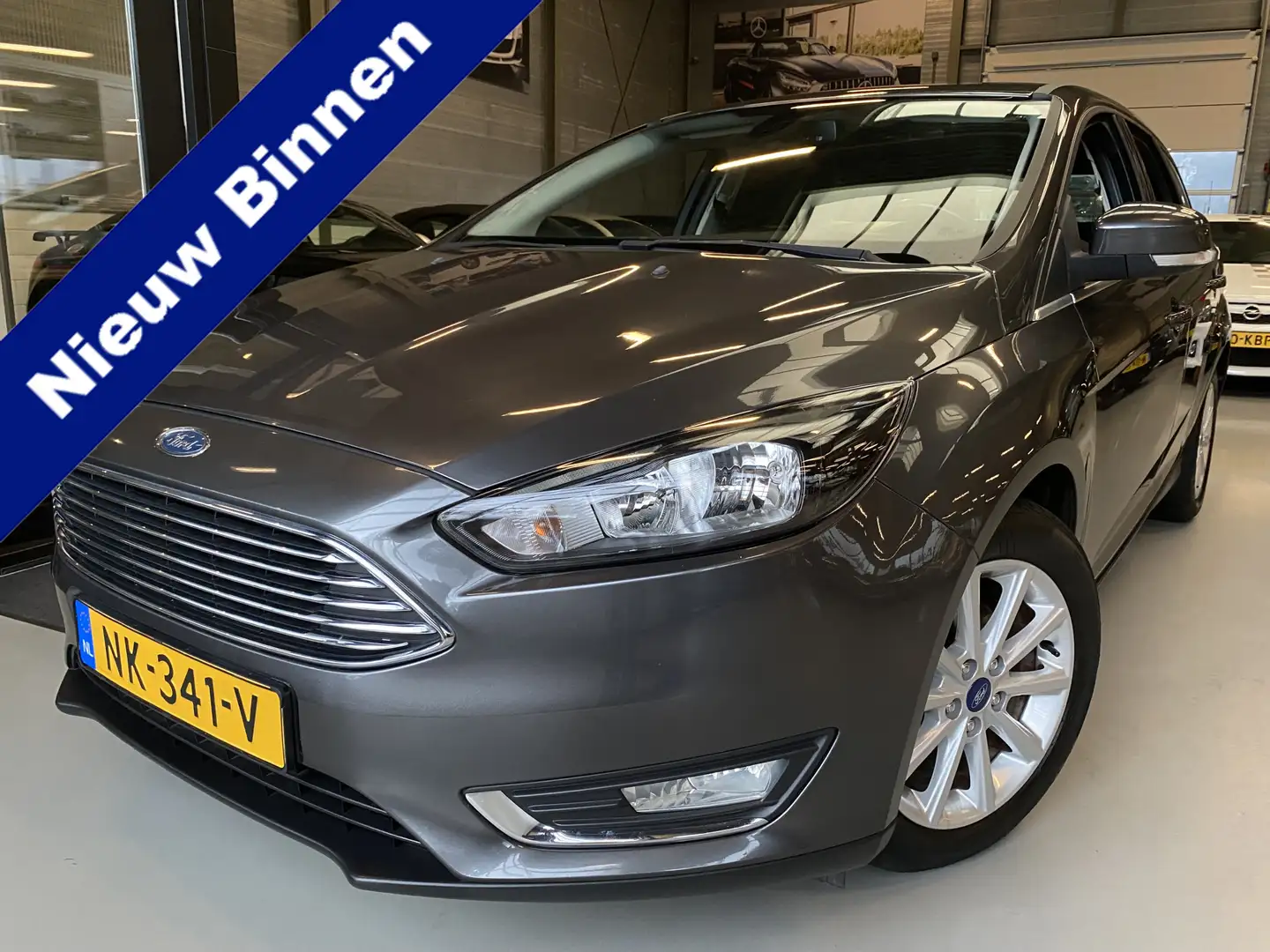 Ford Focus Wagon 1.0 Titanium Navi, Cruise, Clima Grijs - 1