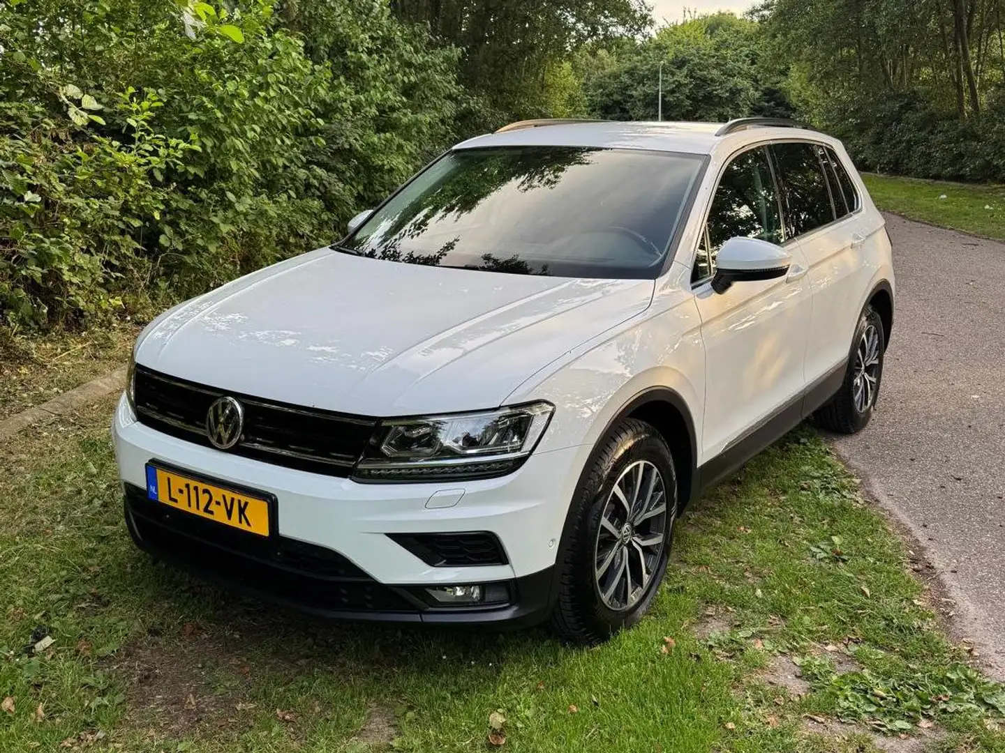 Volkswagen Tiguan Tiguan 1.5 TSI Highl. Bus R Wit - 2