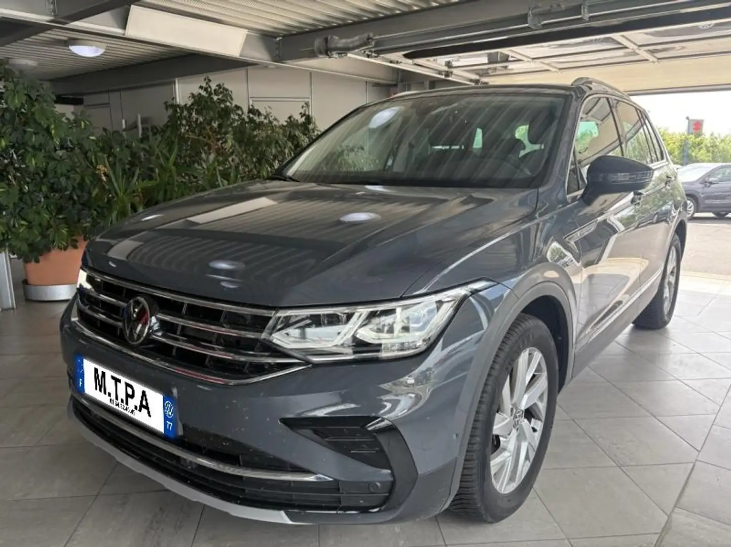 Volkswagen Tiguan 2.0 TDI 150ch Elegance DSG7 Gris - 2