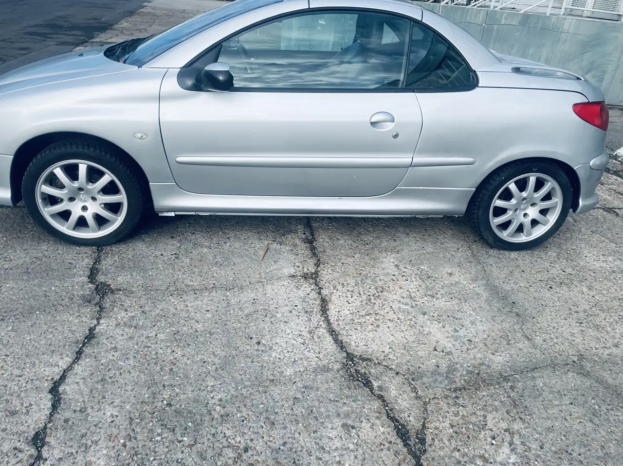 Peugeot 206 CC 1.6i 16V Sport A