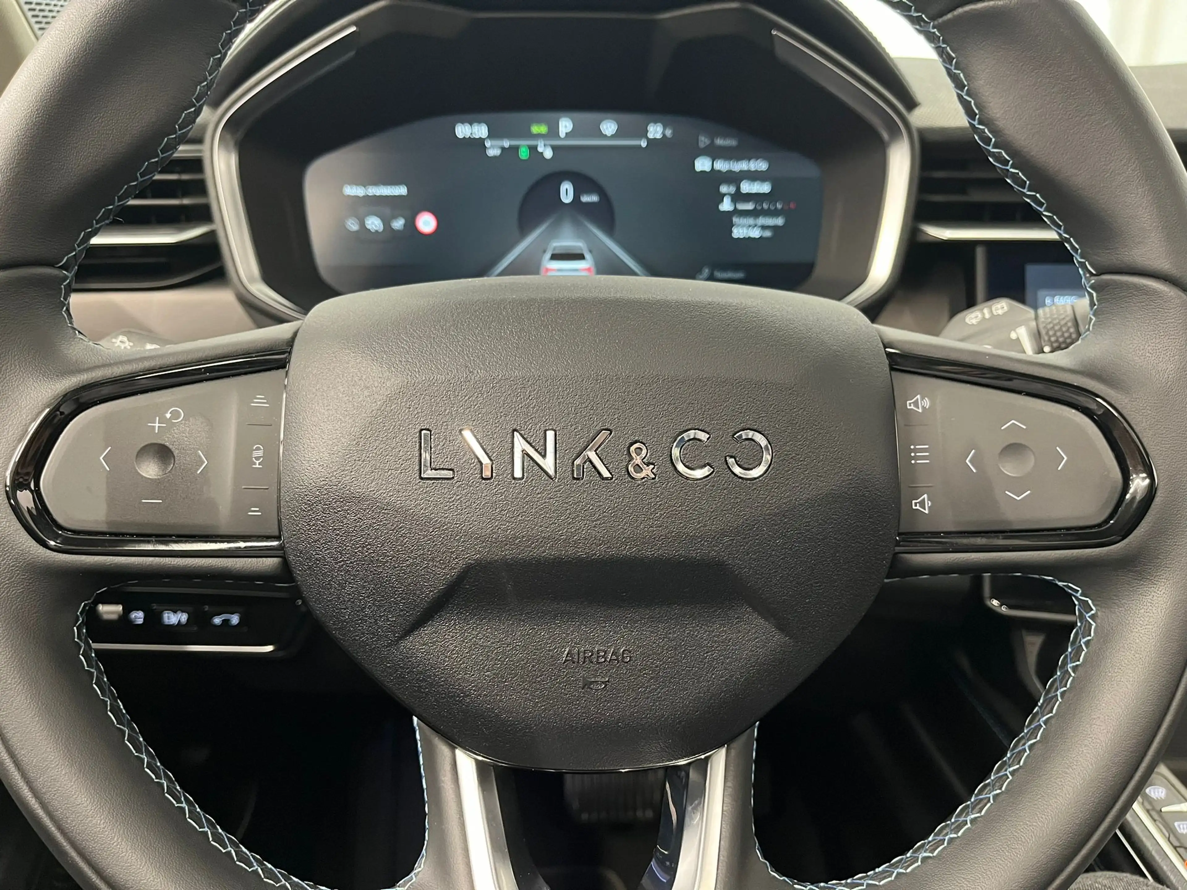 Lynk & Co 01 1.5 | 360 Camera | Apple Carplay\Andorid Auto | Cr — photo 21