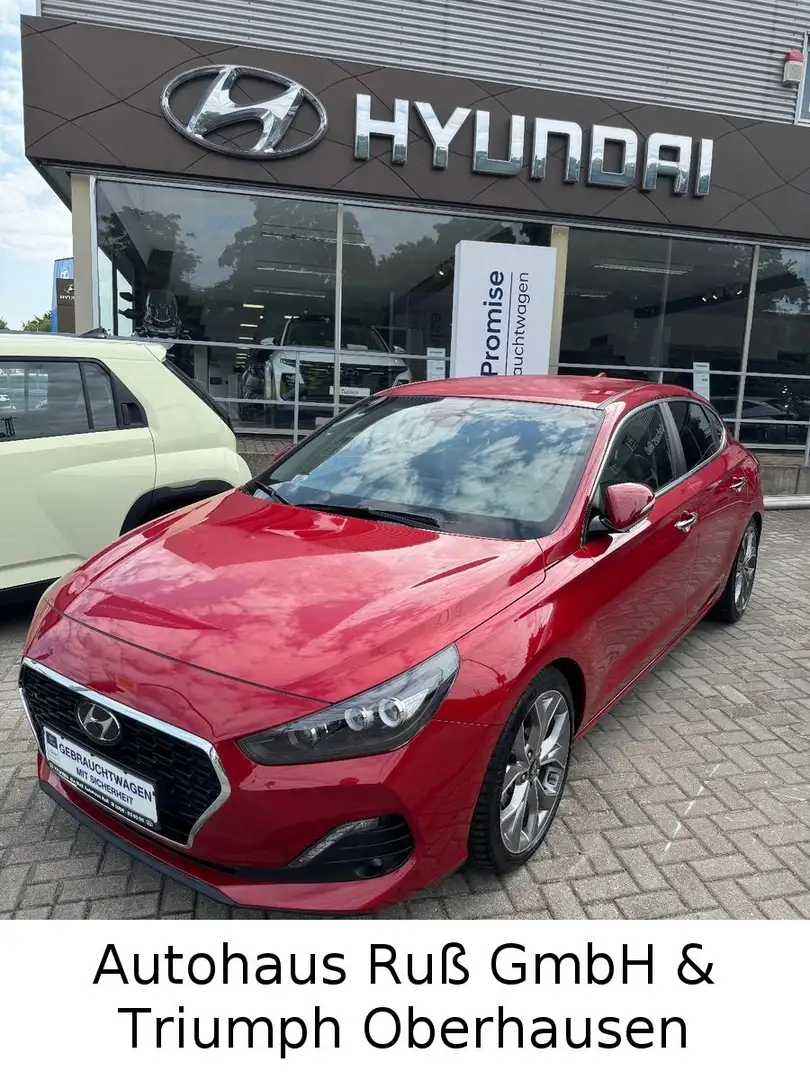 Hyundai i30 I30 FASTBACK PREMIUM Rood - 2