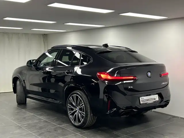 BMW X4 M view 3