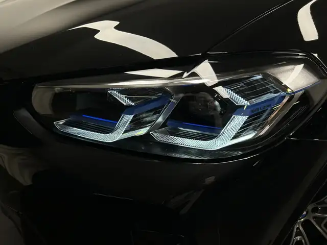 BMW X4 M view 9