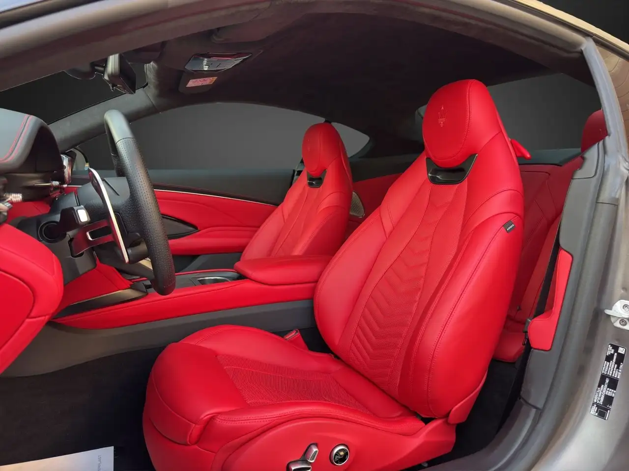 Maserati GranTurismo 2025 — фото 10