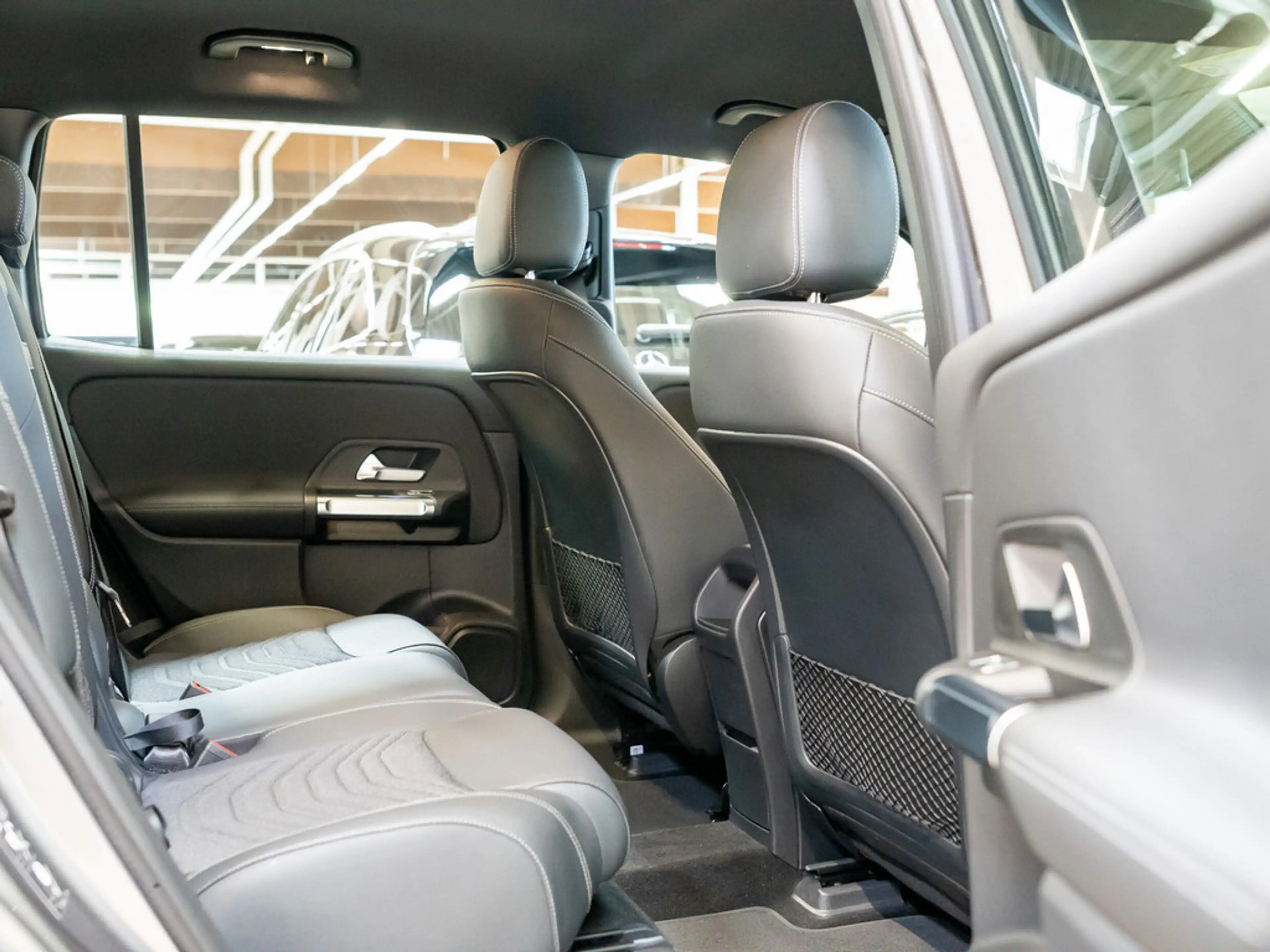 Mercedes-Benz EQB 250 + Progressive Advanced LED NAVI KAMERA — photo 10