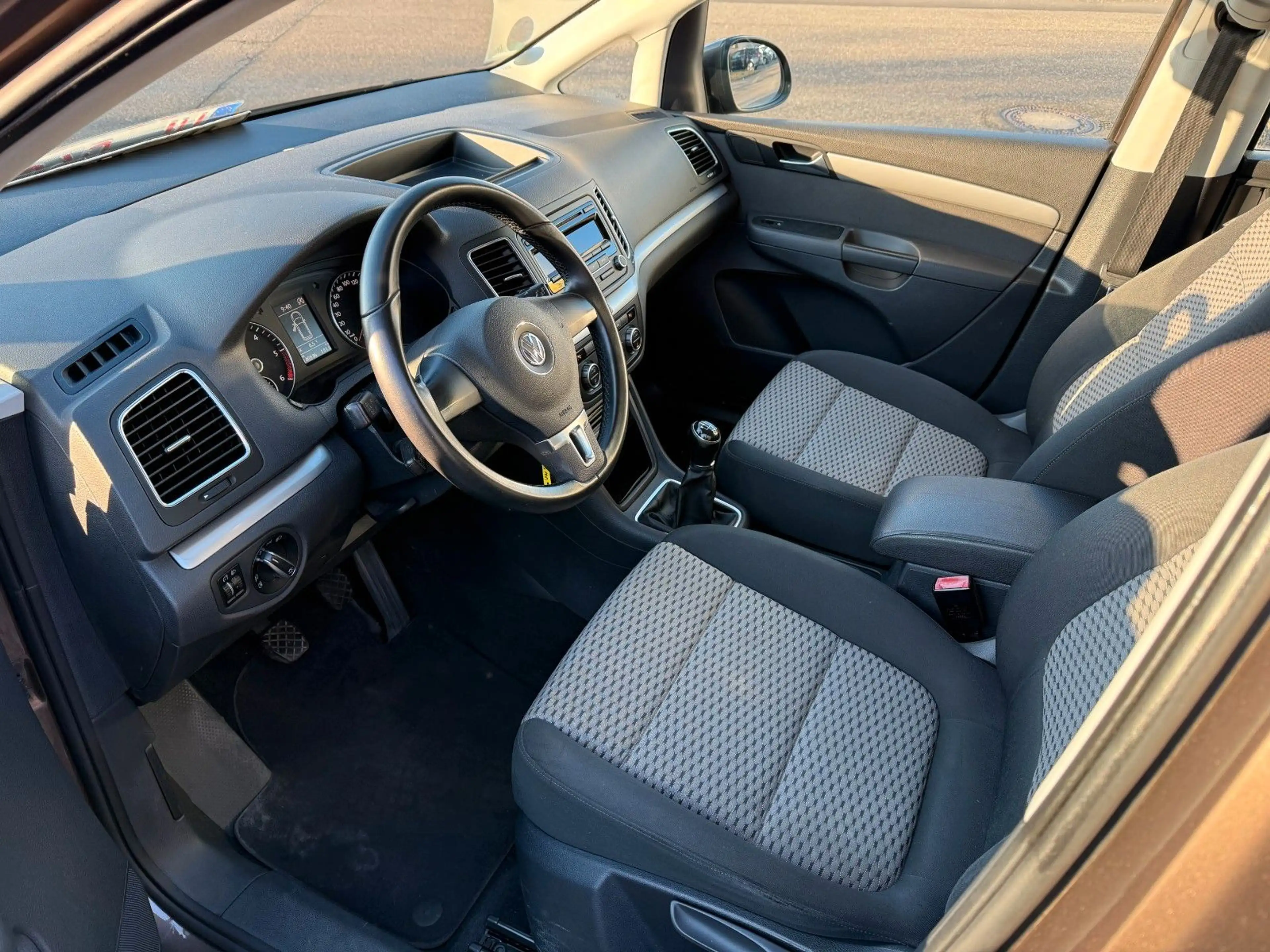 Volkswagen Sharan 2.0 TDi Comfortline BMT 7-Sitzer — photo 4