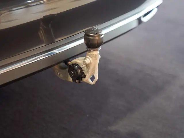 Mercedes-Benz C-Class view 7