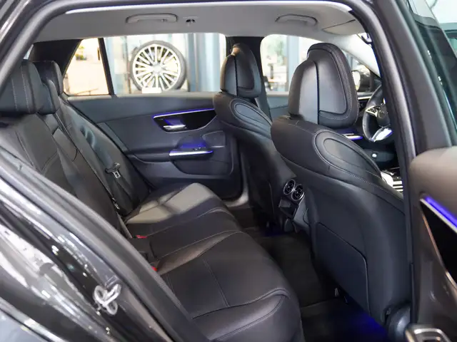 Mercedes-Benz C-Class view 13