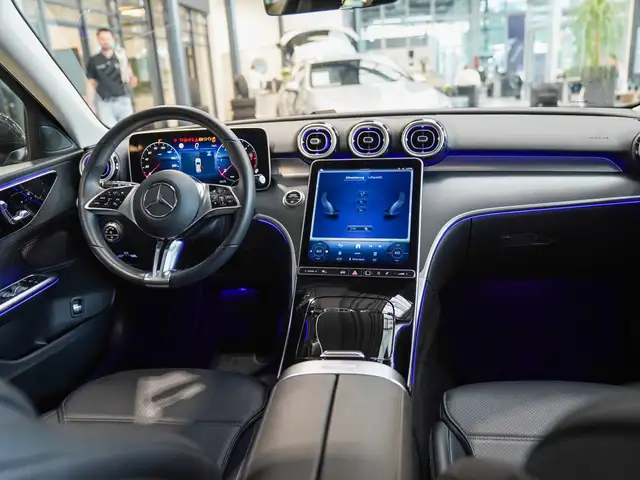 Mercedes-Benz C-Class view 14