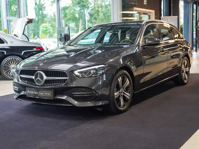Mercedes-Benz C-Class view 8